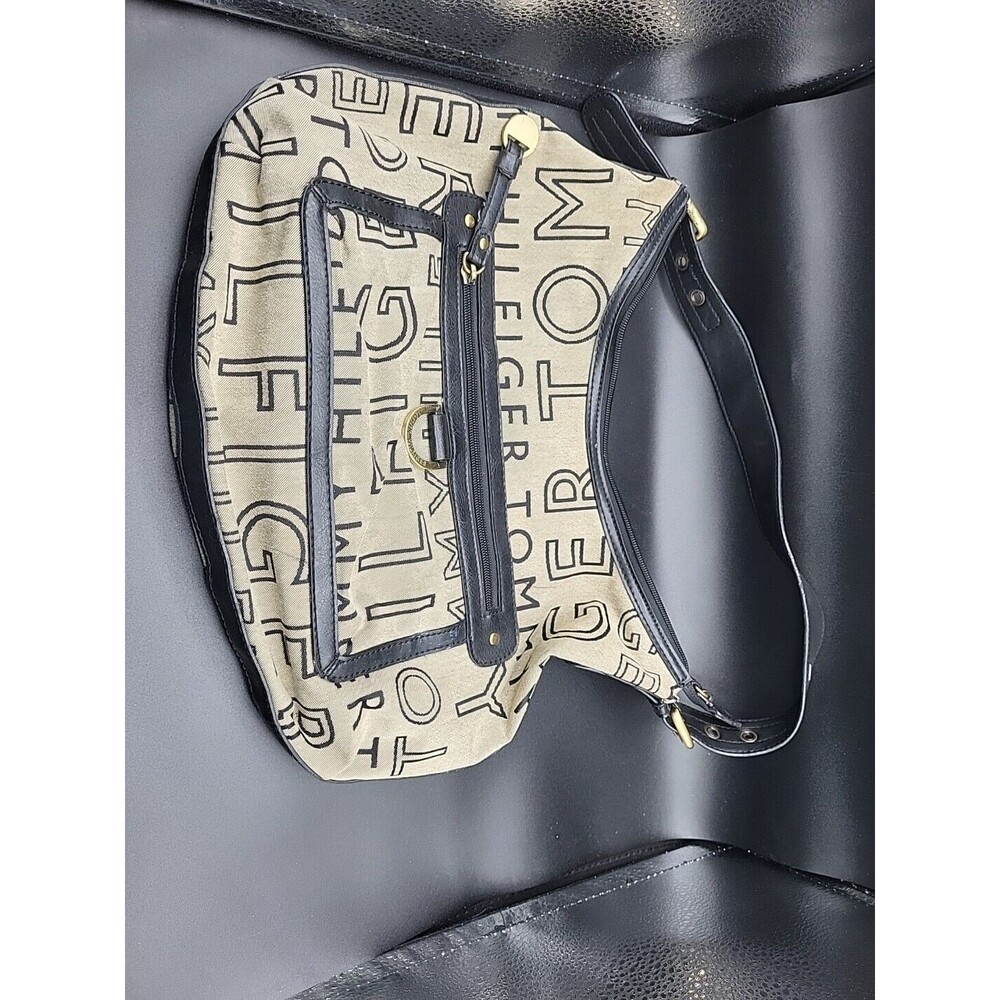 Tommy Hilfiger Medium Sized Purse Hand Bag Beige & Black